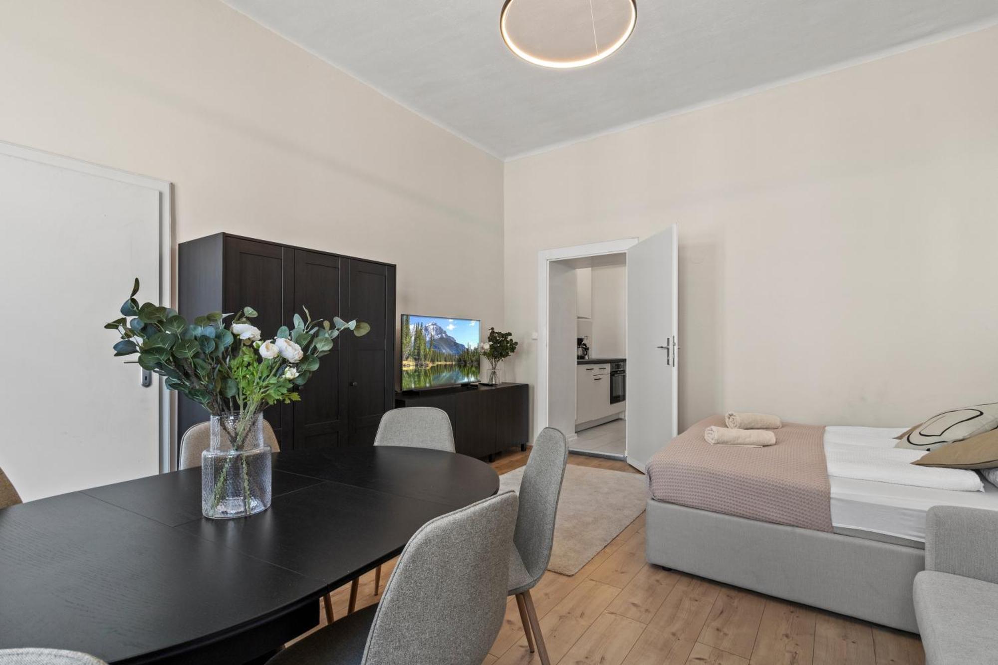 Spacious Apartment, 3 Min To U6 Metro Vienne Extérieur photo
