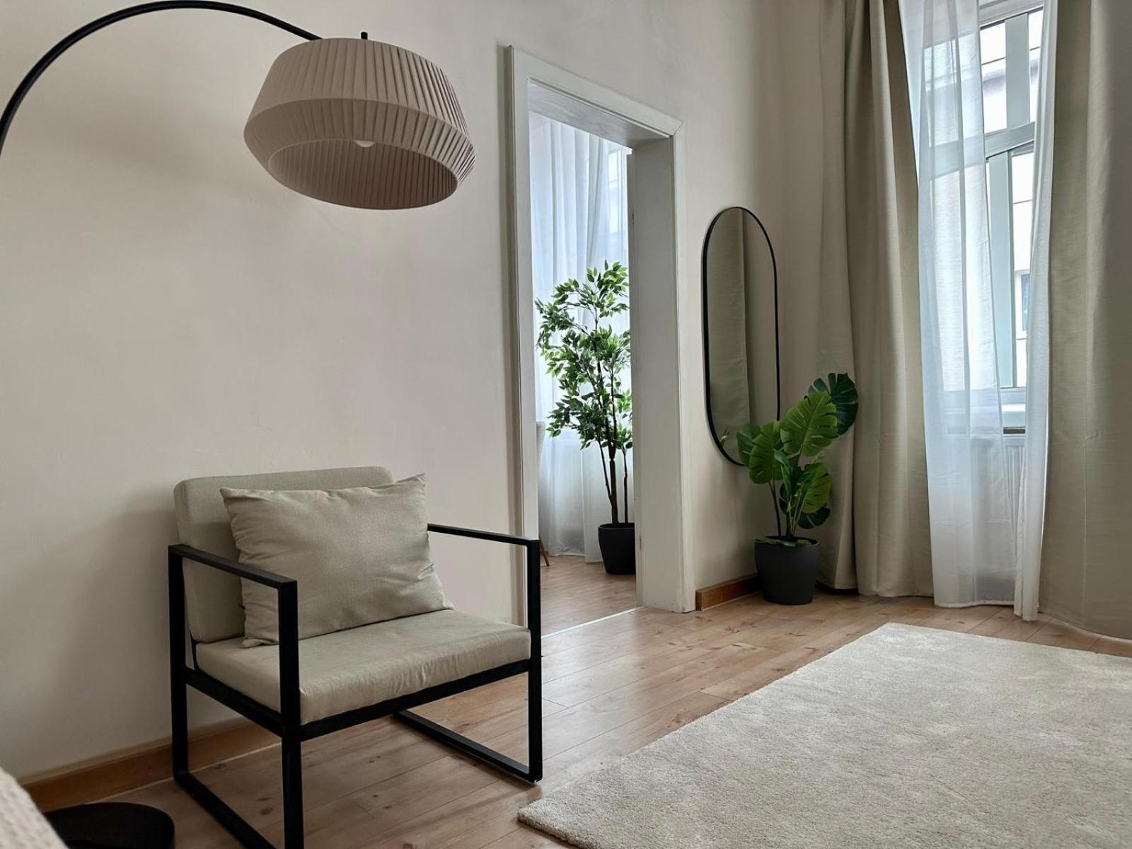 Spacious Apartment, 3 Min To U6 Metro Vienne Extérieur photo