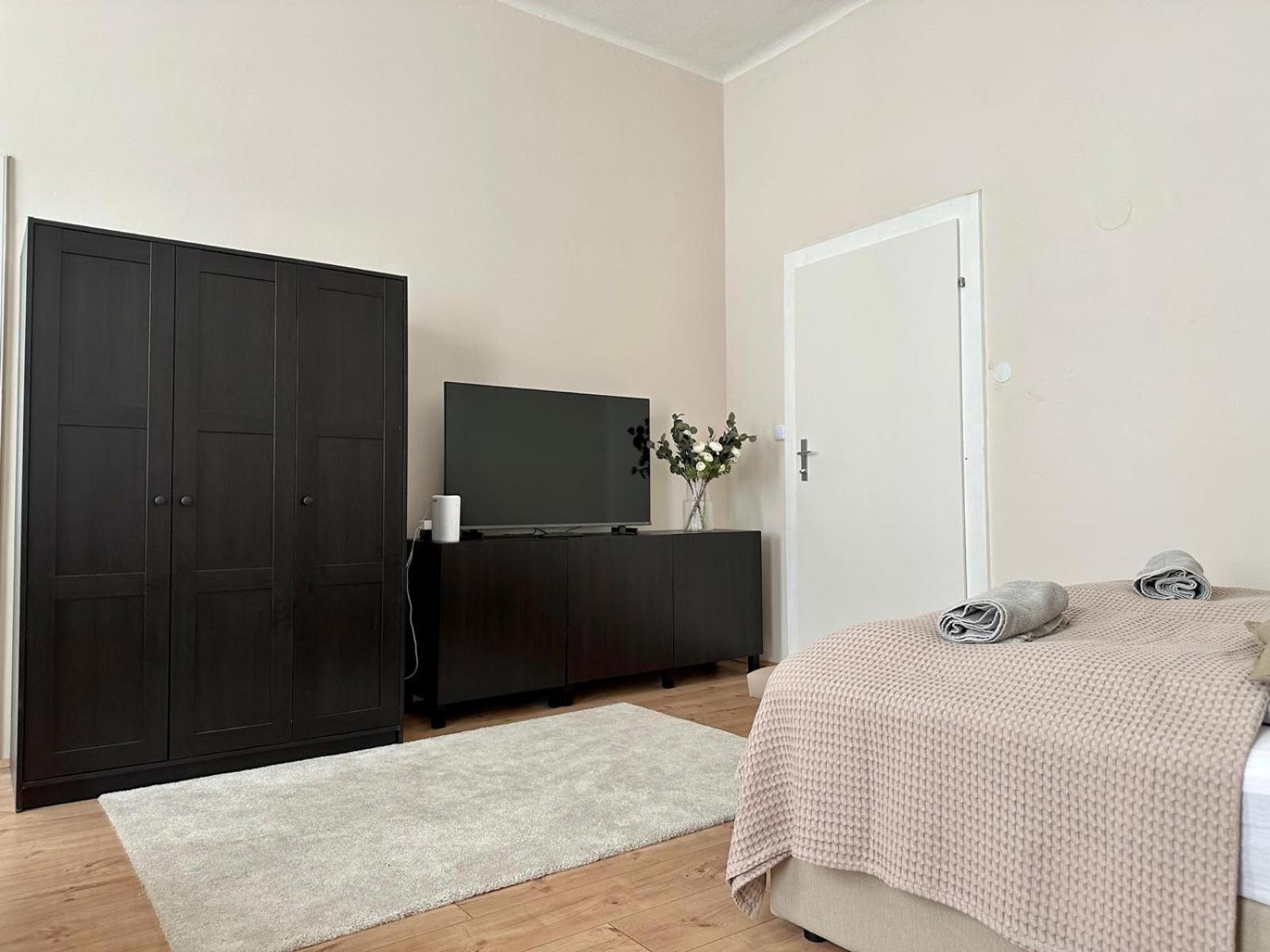 Spacious Apartment, 3 Min To U6 Metro Vienne Extérieur photo